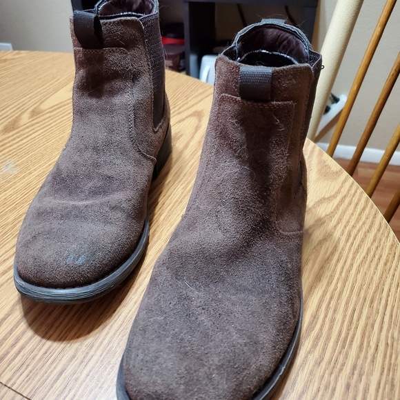 eastland's chocolate chelsea boots